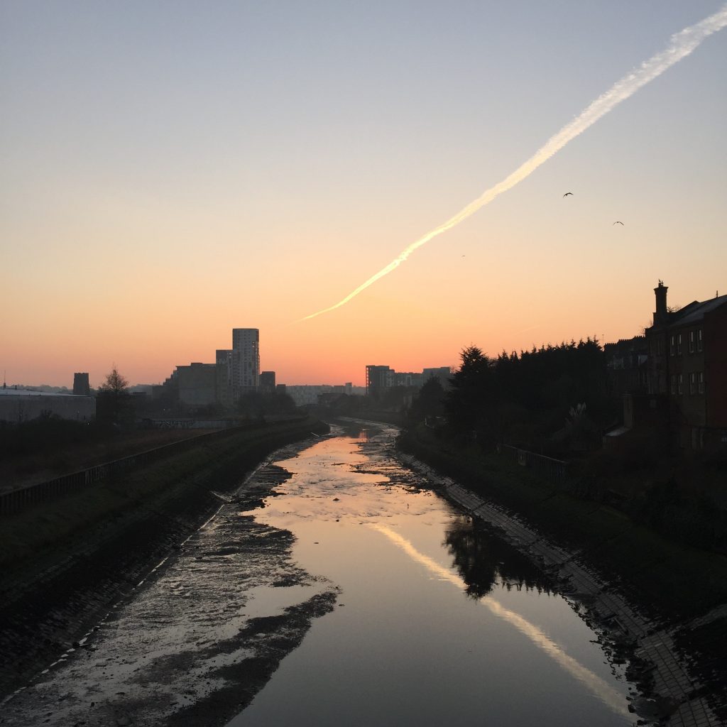 Sunrise over the River Gipping at dead low water