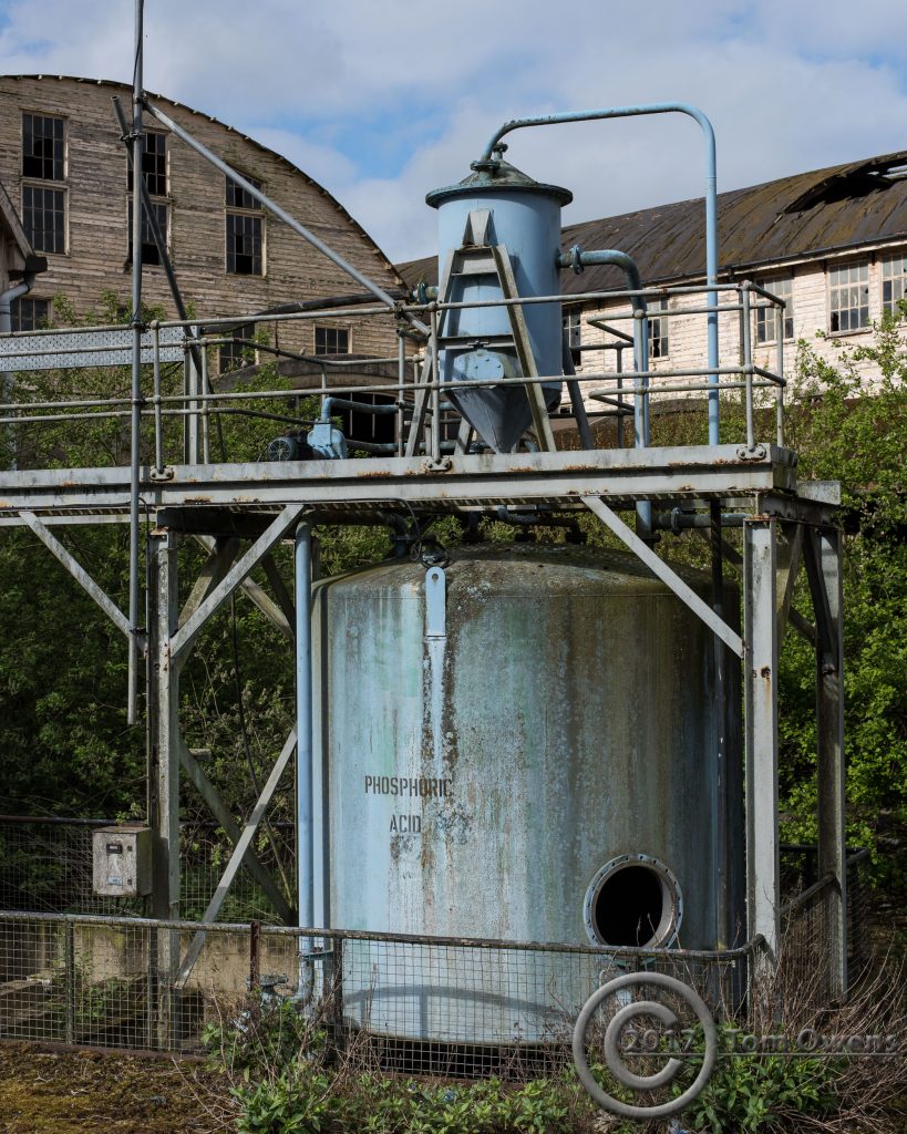 Phosphoric acid tank